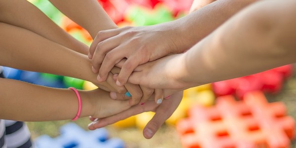 hands-2847508_640.jpg
