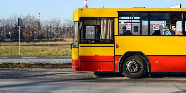 bus-427960_640.jpg