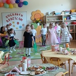 Dzieci występują przed rodzicami